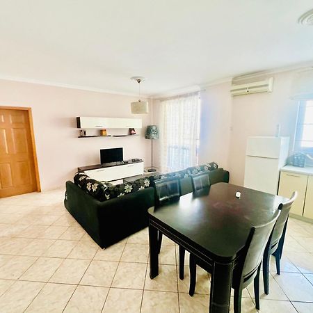 Lovely 3-Bedroom Rental Unit In Durrës Zewnętrze zdjęcie